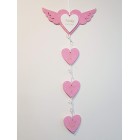 Dřevěné jméno se 4 údaji na ochranných křídlech anděla