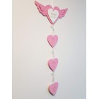 Dřevěné jméno se 4 údaji na ochranných křídlech anděla