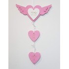 Dřevěné jméno se 3 údaji na ochranných křídlech anděla