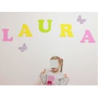 Dřevěná písmena na zeď výška 20 cm - LAURA