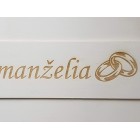 Dřevěná svatební SPZ s prstýnky