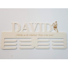 Dřevěný držák na medaile s laserováním 45cm fotbal