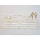 Dřevěný držák na medaile s laserem 45cm běžky