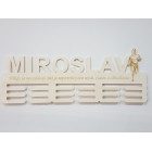 Dřevěný držák na medaile s jménem a laserovaným textem 55cm běh atletika