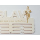 Dřevěný držák na medaile s jménem a laserovaným textem 55cm běh atletika
