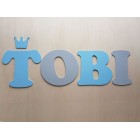 Dřevěná písmena na zeď výška 20cm - TOBI - korunka