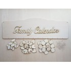 Dřevěný rodinný kalendář typu B s nápisem "Family Calendar"
