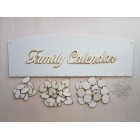 Dřevěný rodinný kalendář typ C s nápisem "Family Calendar"