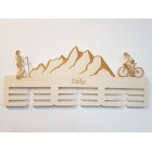 Dřevěný držák na medaile složitý design s laserováním 55cm turistika a cyklistika