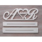 Svatební stojan s vašimi iniciálami