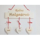 Dřevěná jmenovka RODINA šířka 30cm-3ks srdíčka