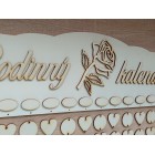 Dřevěný rodinný kalendář typ B s nápisem "Rodinný kalendář" RUŽA