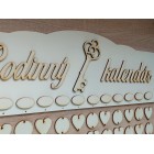 Dřevěný rodinný kalendář typu B s nápisem "Rodinný kalendář" KLÍČ