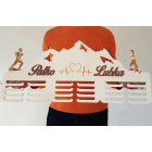 65cm dřevěný věšák na medaile s vygravírovaným jménem - běh