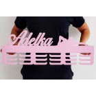 65cm dřevěný věšák na medaile malovaný - růžový