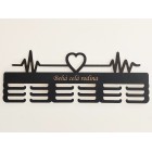 Dřevěný závěs na medaile PULZ malovaný 55cm s gravírováním