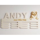 Dřevěný držák na medaile s laserováním 45 cm pes Pyrenejský horský pes