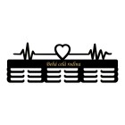 Dřevěný závěs na medaile PULZ malovaný 55cm s gravírováním