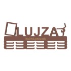 Dřevěný věšák na medaile malovaný 55cm fotrámeček a gravírování. Text na zakázku