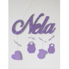 Dřevěné jméno na stěnu barva fialová