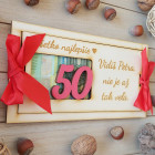 Dřevěný obal na peníze vidíš 50 není až tak hodně 20x10cm - ČERVENÁ