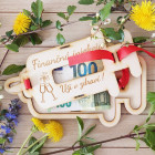 Dřevěná obálka na peníze Finanční injekce 22cm