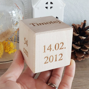 Dřevěná kostka s údaji o narození 5,5cm
