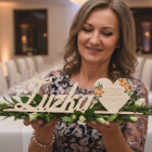 Stojan s křestním jménem a srdíčkem