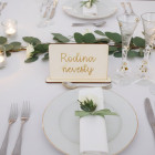 Stolní tabulka pro rodinu nevěsty