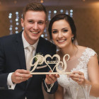 Svatební stojan s vašimi iniciálami