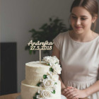 Dřevěný zápich jméno a datum šířka 17cm