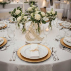 End s názvy a datem svatby