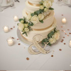 End s názvy a datem svatby