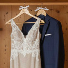 Svatební dřevěné věšáky 2 kusy HNĚDÉ