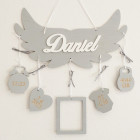 Jméno s křídly a údaji o narození