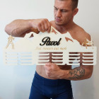 80cm dřevěný věšák na medaile s laserováním a jménem - Pavol