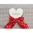 Dřevěná brož na kočárek s jménem-srdíčko