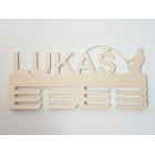 Držák na medaile s názvem rybář 45cm